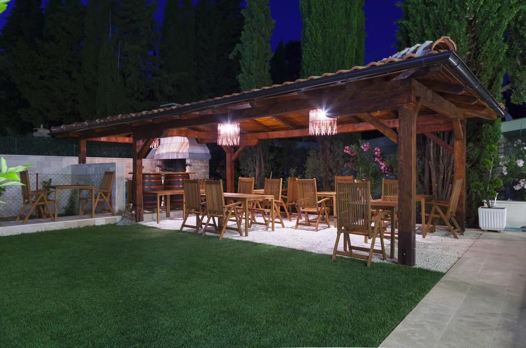 Villa Mediterranea Bol Esterno foto